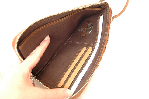 ゴート ストラップ付長財布